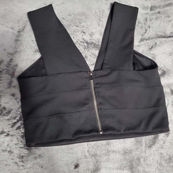 🌹Deep-V Crop Top🌹 - Picture 2 of 2